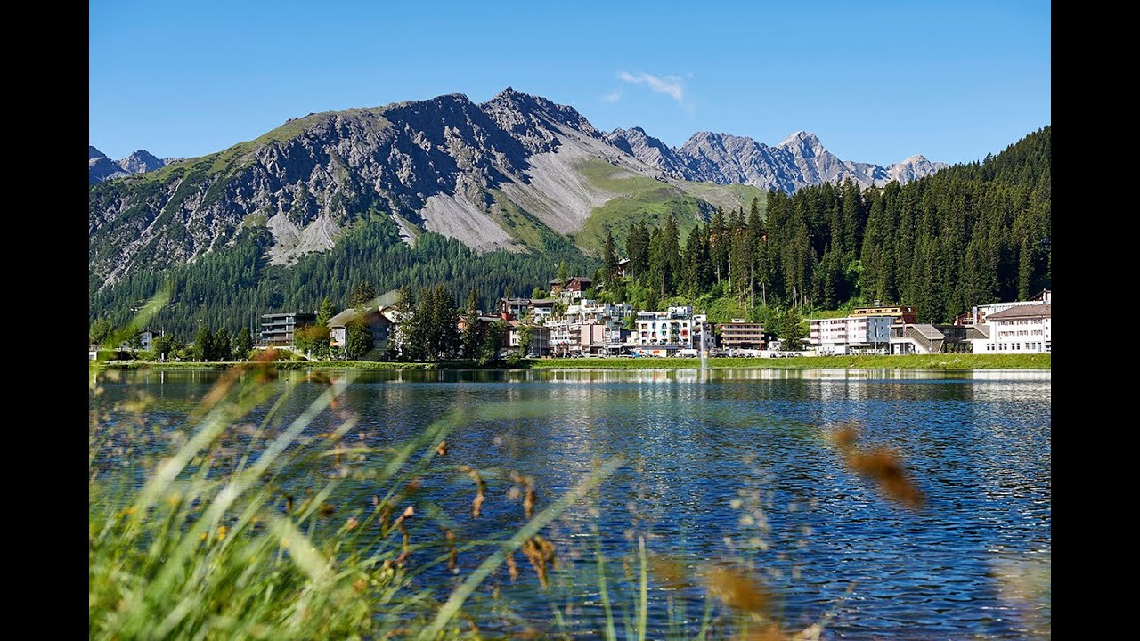 Arosa village and lake with mountain panorama